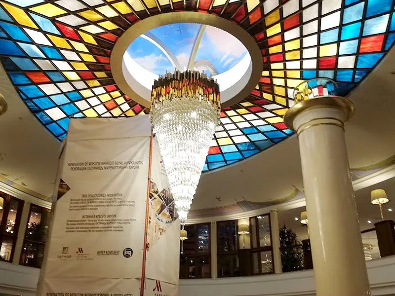Подвесная конструкция и подъемник для люстры – Marriott® Royal Aurora Moscow Hotel 5*